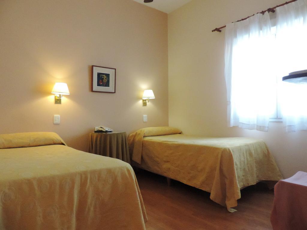 Hotel Galicia Trelew Chambre photo