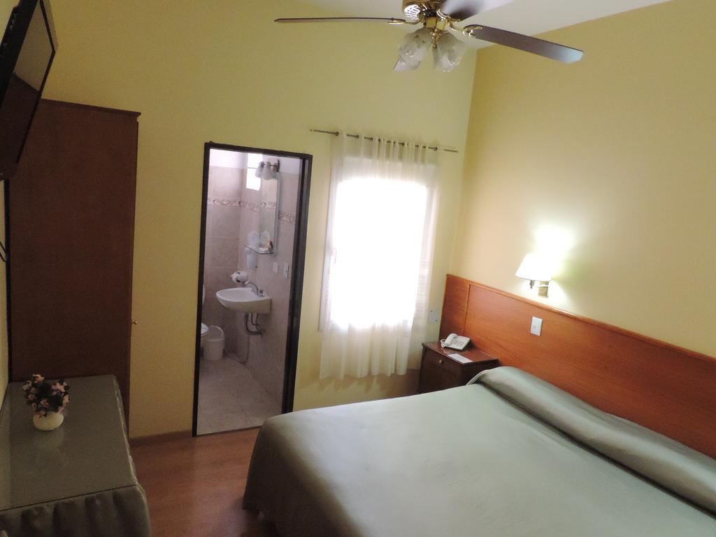 Hotel Galicia Trelew Chambre photo